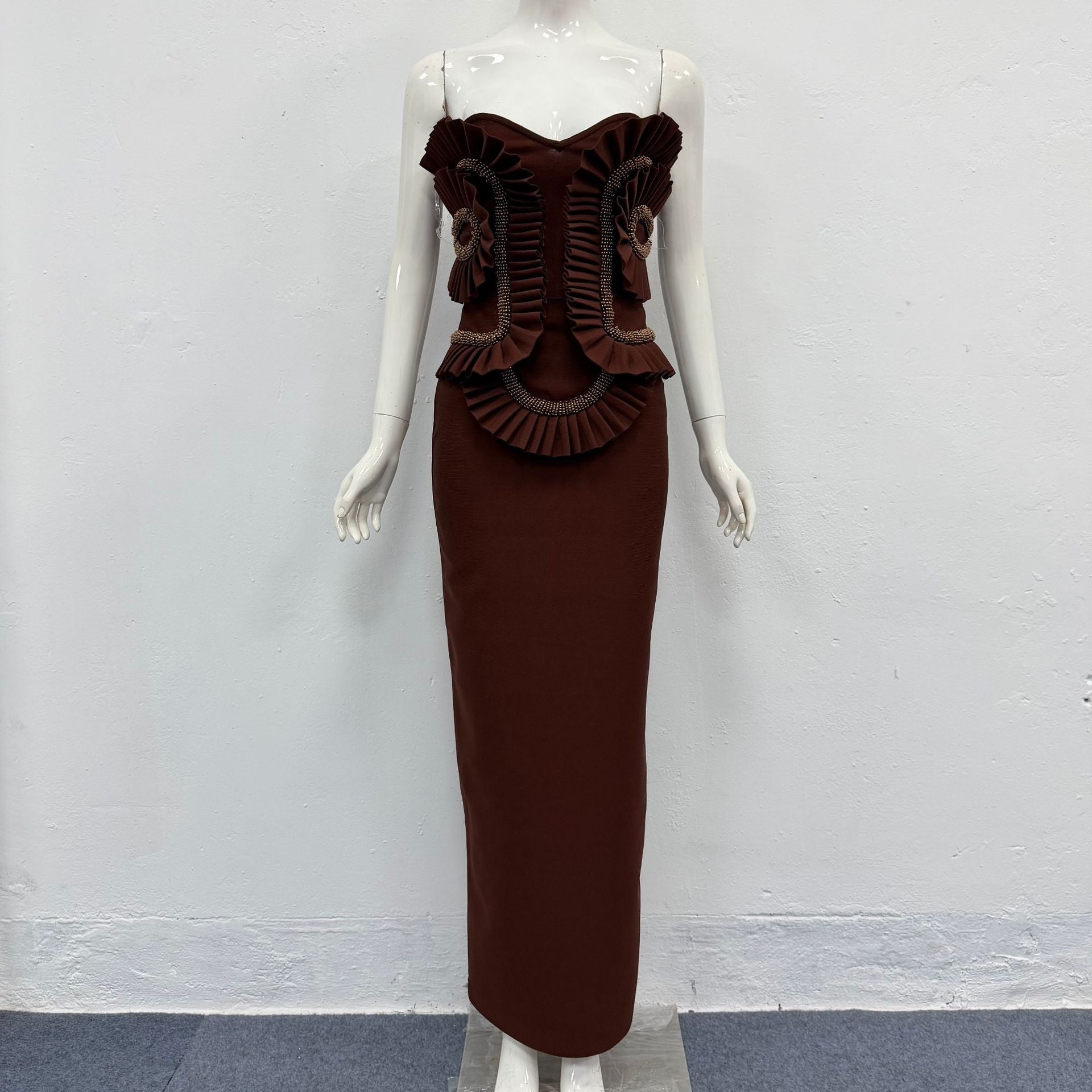 Robe de soirée sexy à jupe longue plissée en dentelle