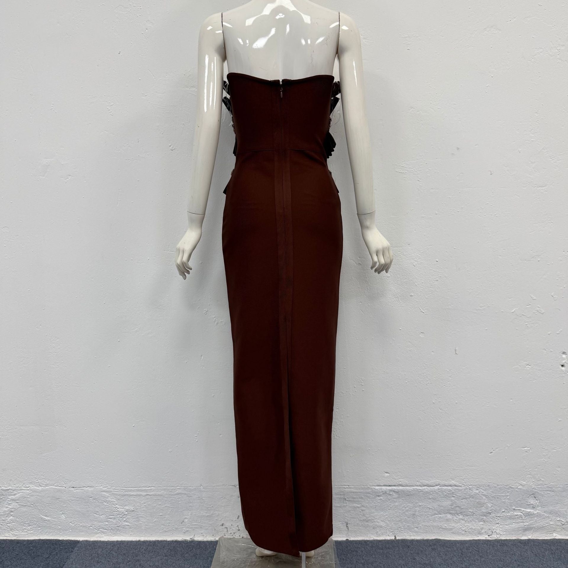 Robe de soirée sexy à jupe longue plissée en dentelle