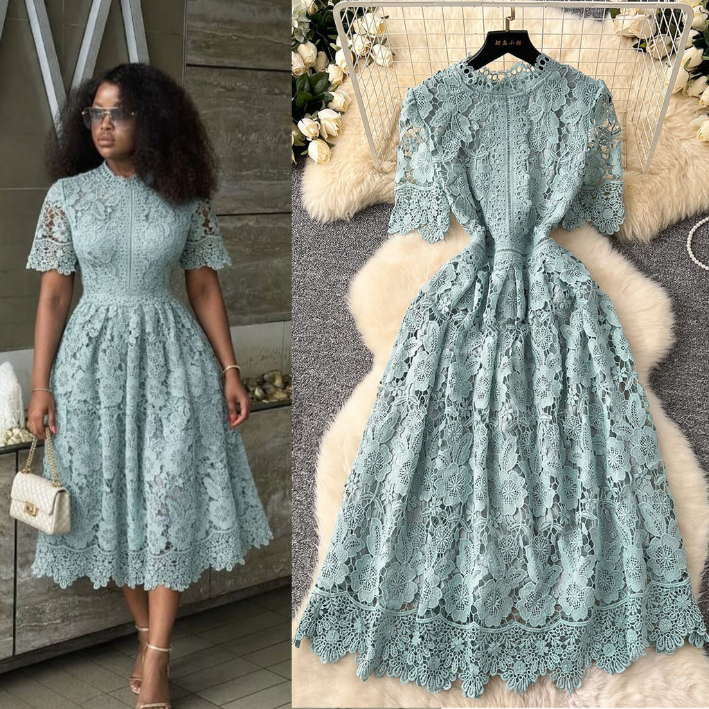 Robe longue élégante et vintage en dentelle