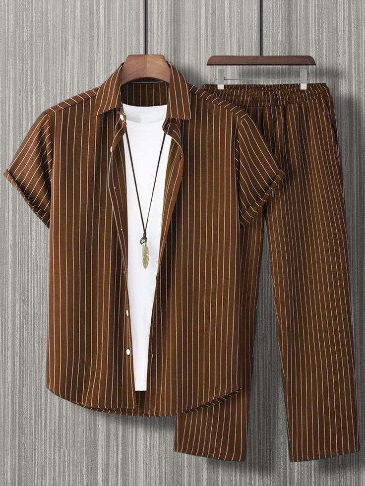 Chemises à manches courtes, costumes et pantalons