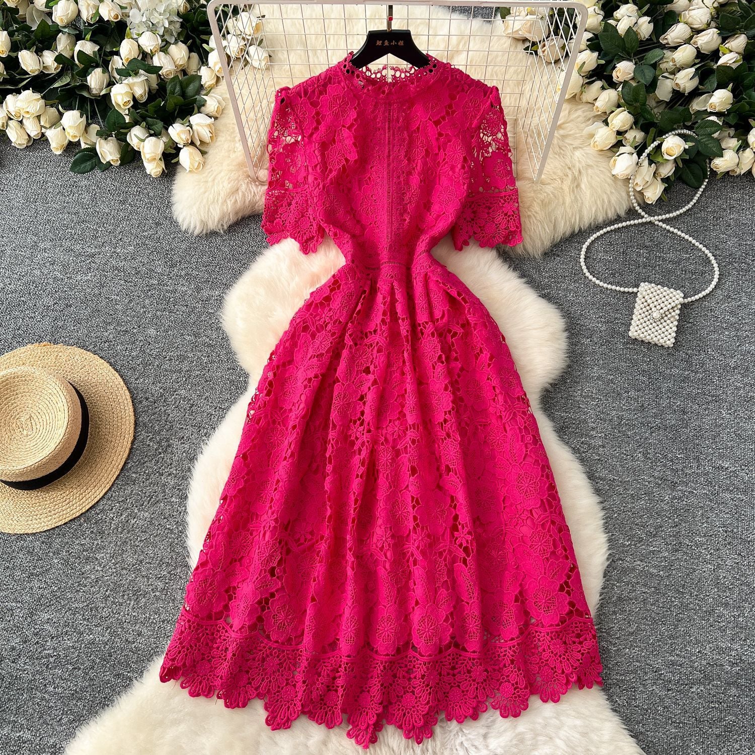Robe longue élégante et vintage en dentelle