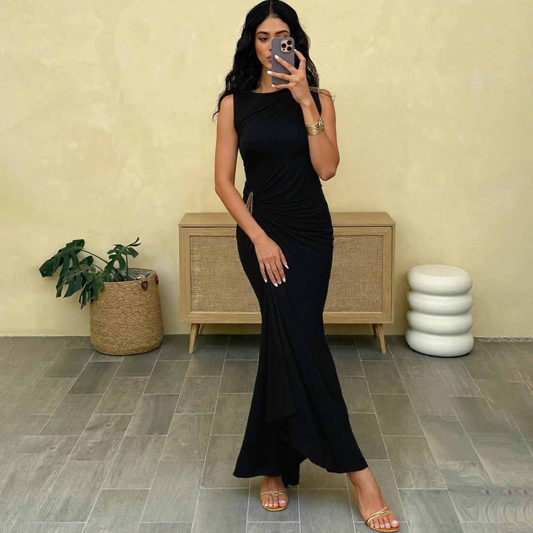 Robe moulante sexy sans manches à fronces