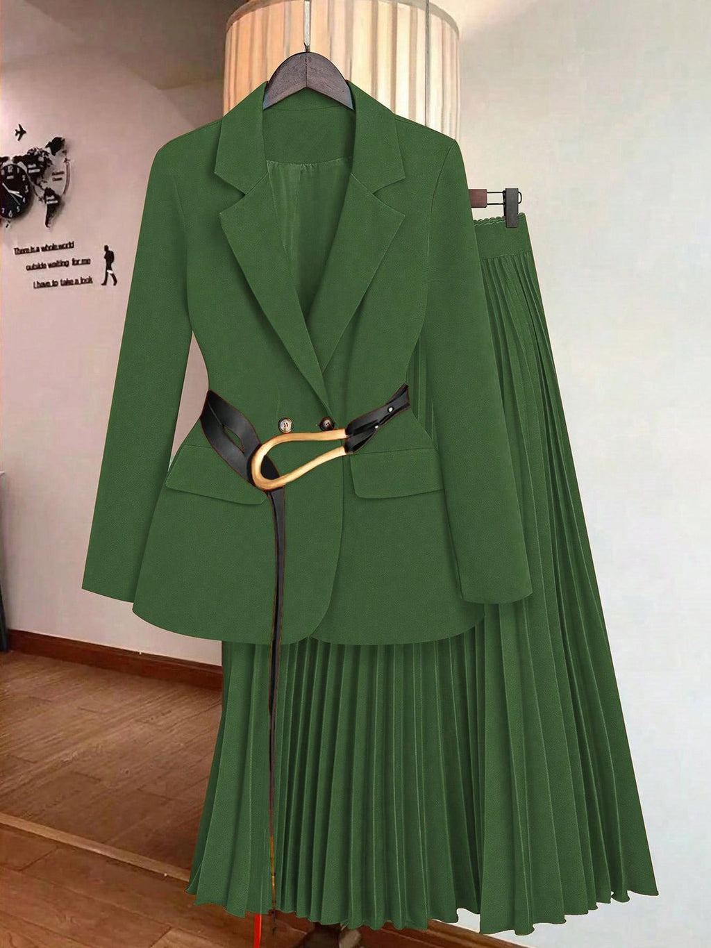 Ensemble tailleur deux pièces automne-hiver, veste et jupe