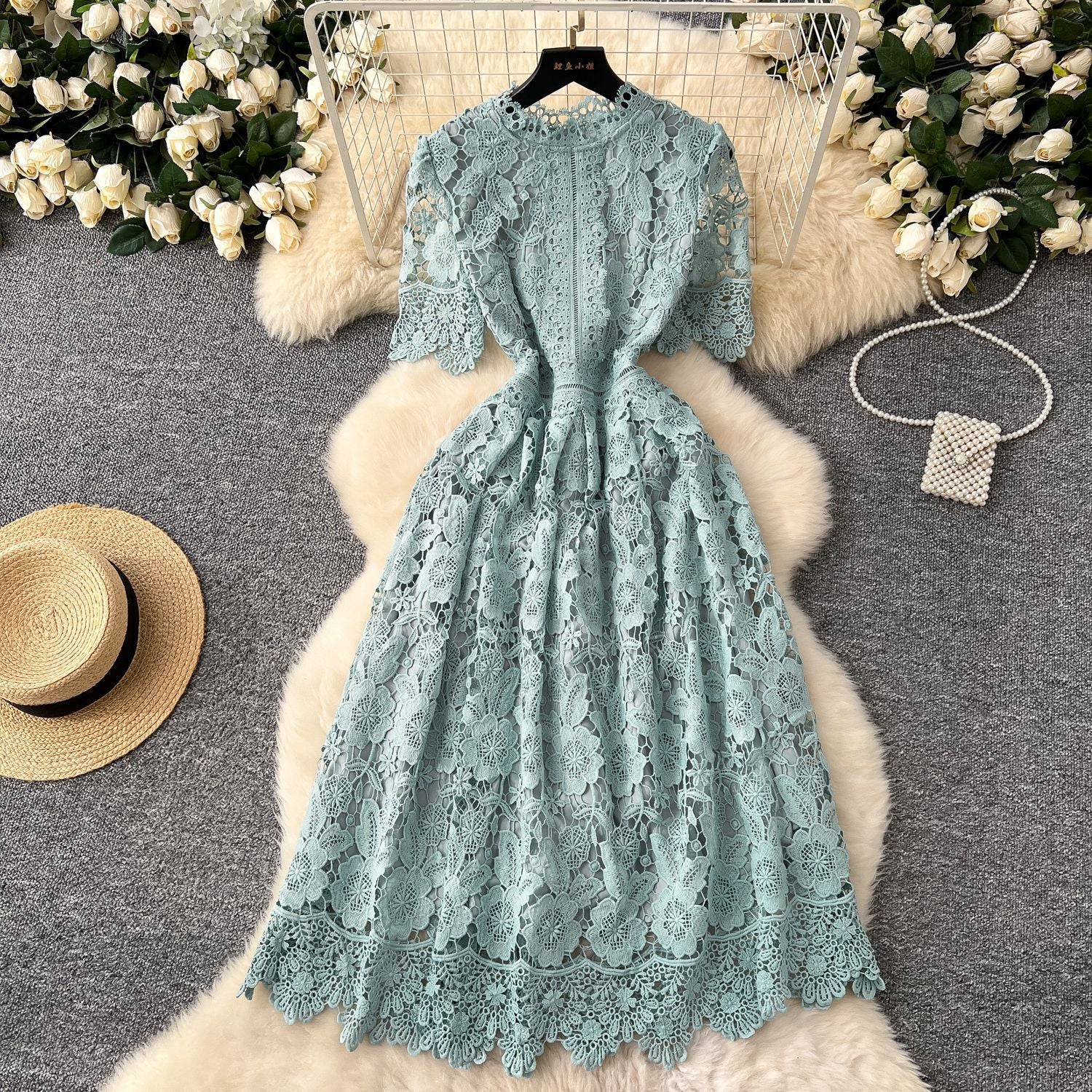 Robe longue élégante et vintage en dentelle