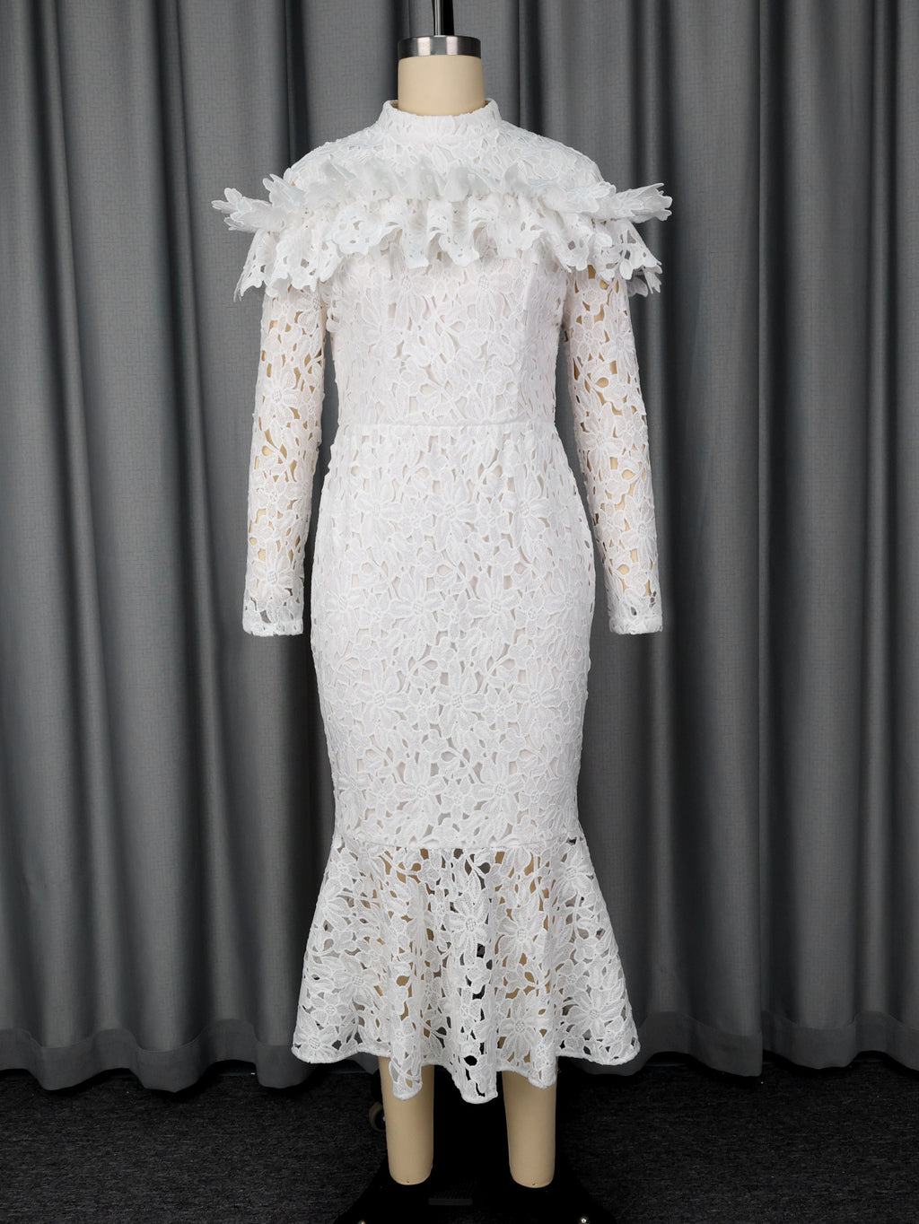 Robe de soirée moulante en dentelle