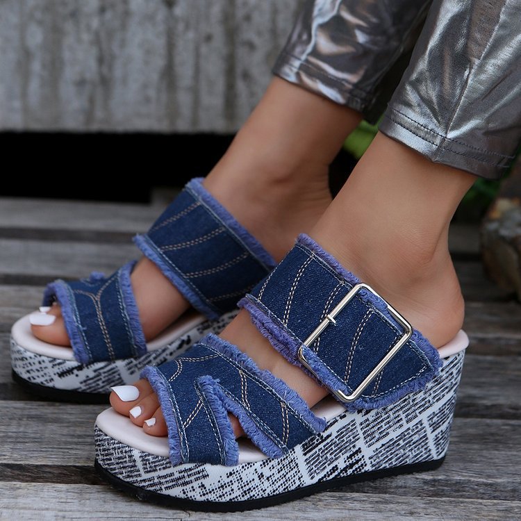 Sandales compensées à boucle unique